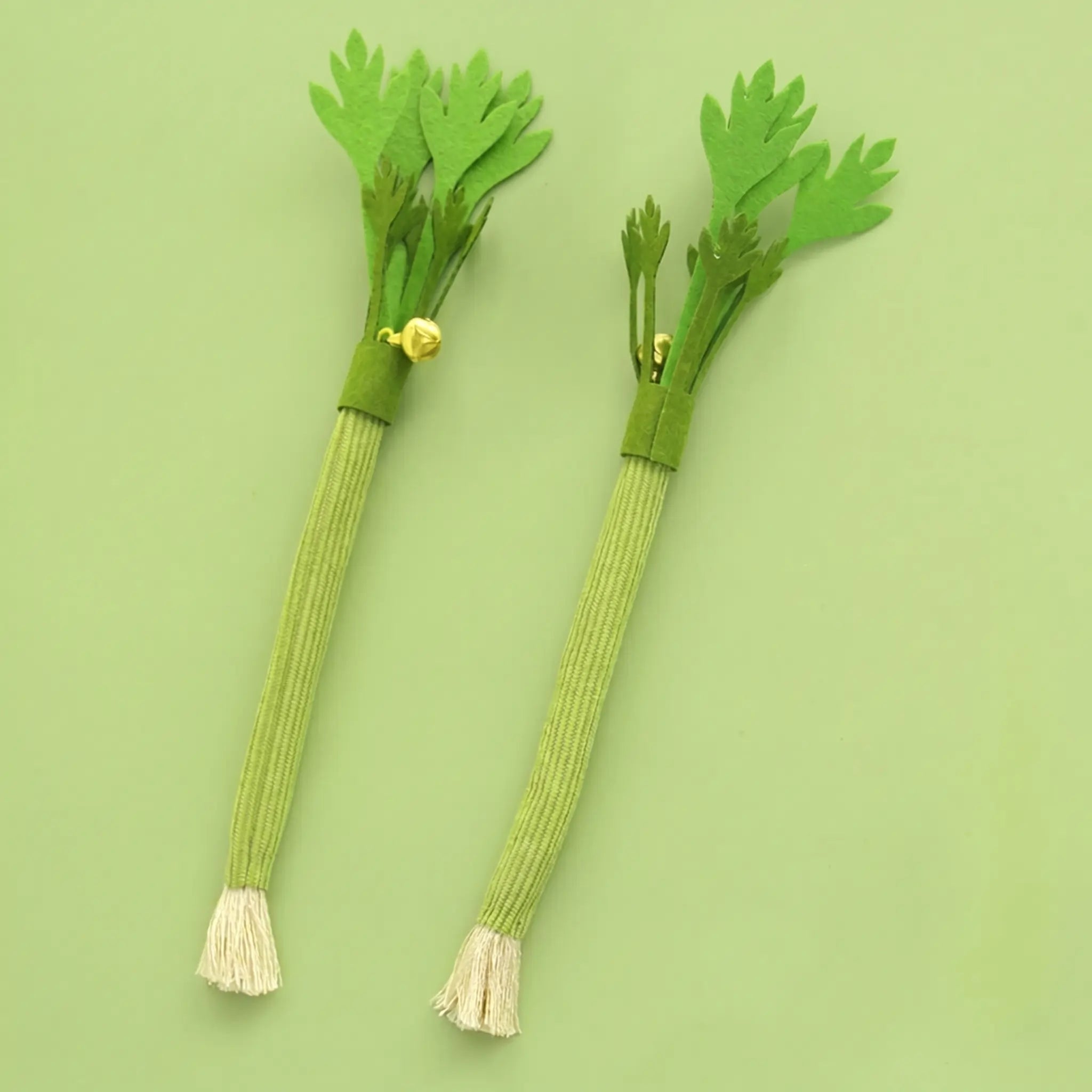 Chew Toys for Cats – Catnip Molar Stick with Bell for Teeth Cleaning