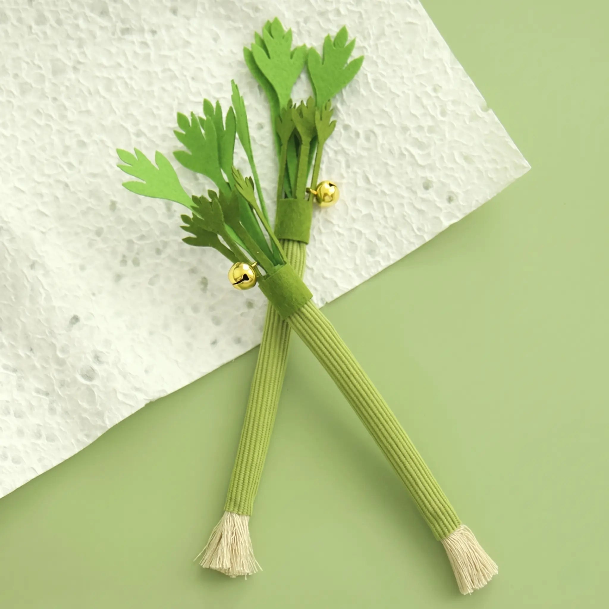 Chew Toys for Cats – Catnip Molar Stick with Bell for Teeth Cleaning